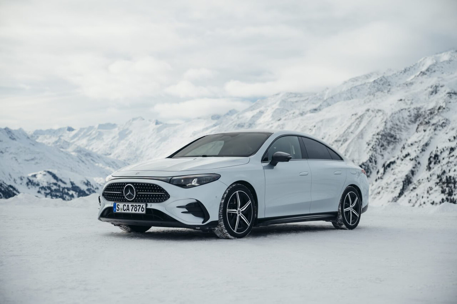 «Автомобилем года» впервые за 52 года объявлен Mercedes