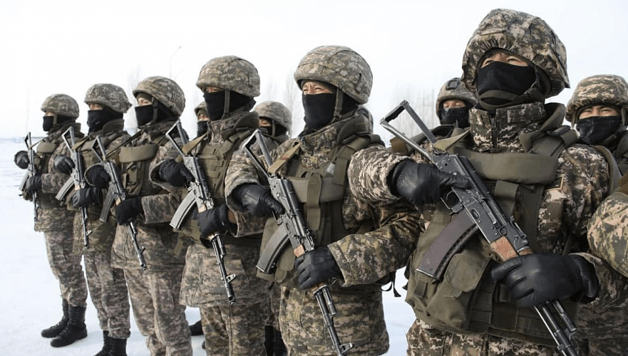 Военным в Казахстане поднимают зарплаты: кто и сколько получит в 2026 году