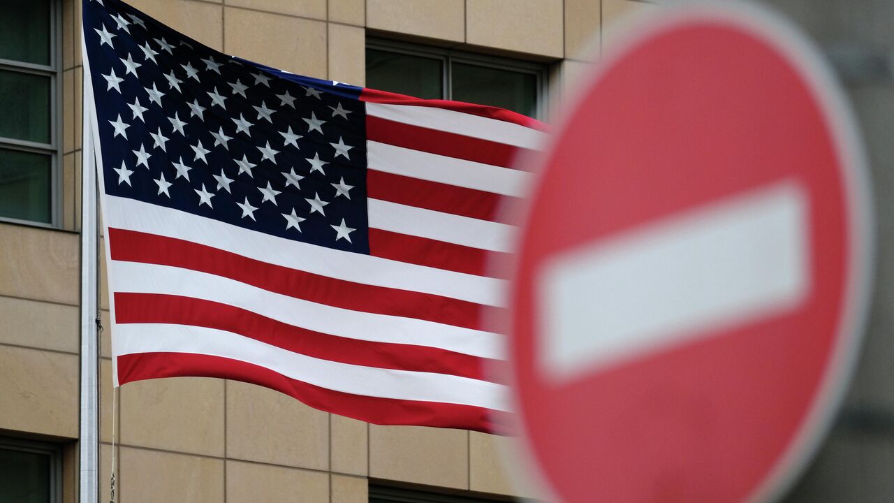 США приостановили оформление виз для граждан 75 стран
