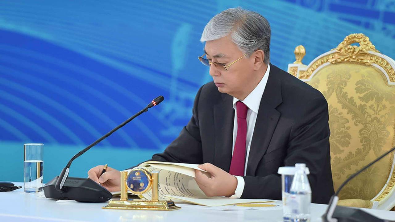 Токаев подписал новый закон о банках в Казахстане