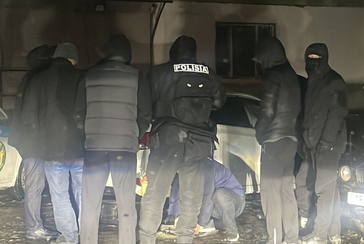 В Актау задержали мужчину с полным карманом наркотиков