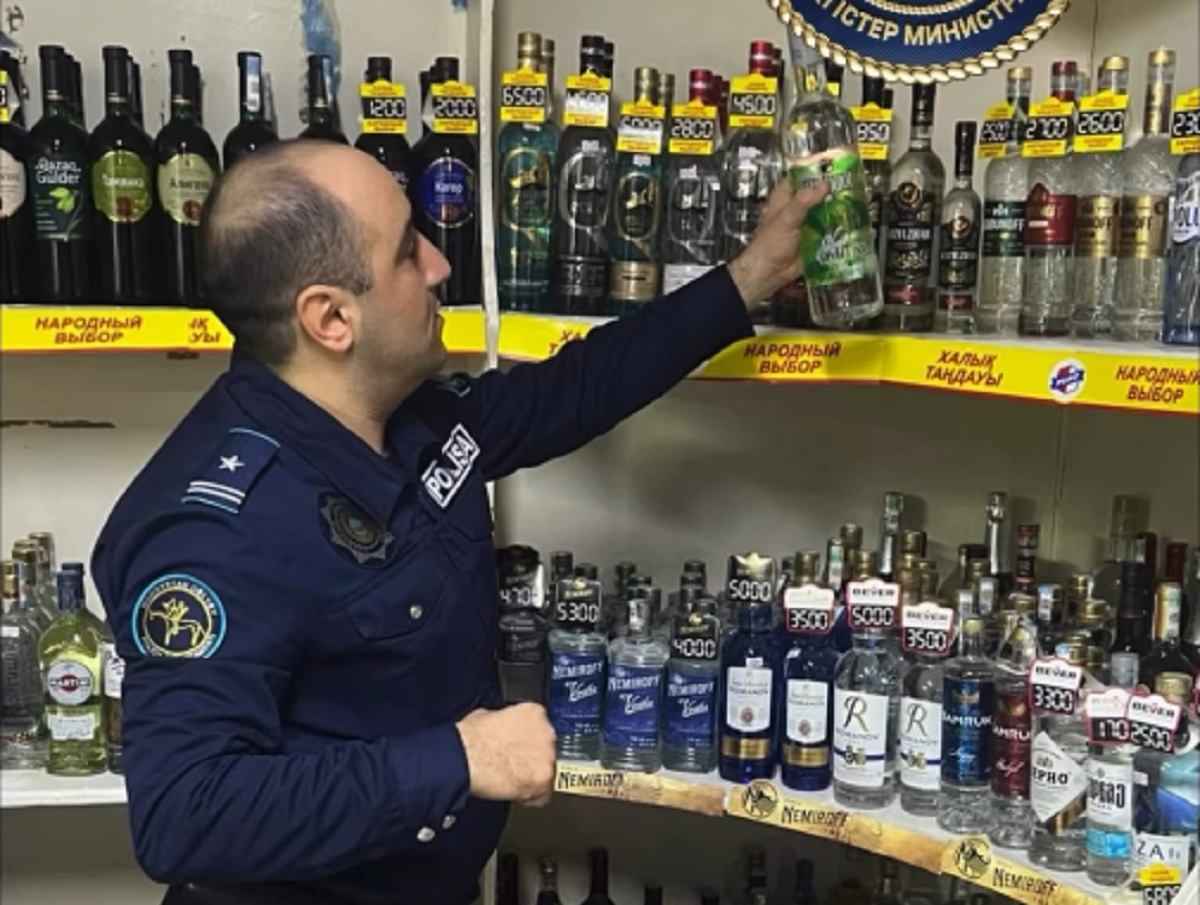 Продавал без лицензии: в магазине в Актау изъяли весь алкоголь