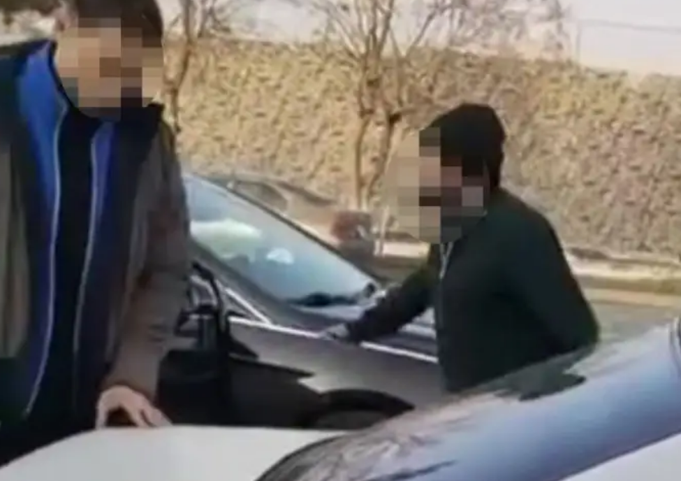 Смертельная драка на дороге в Шымкенте попала на видео