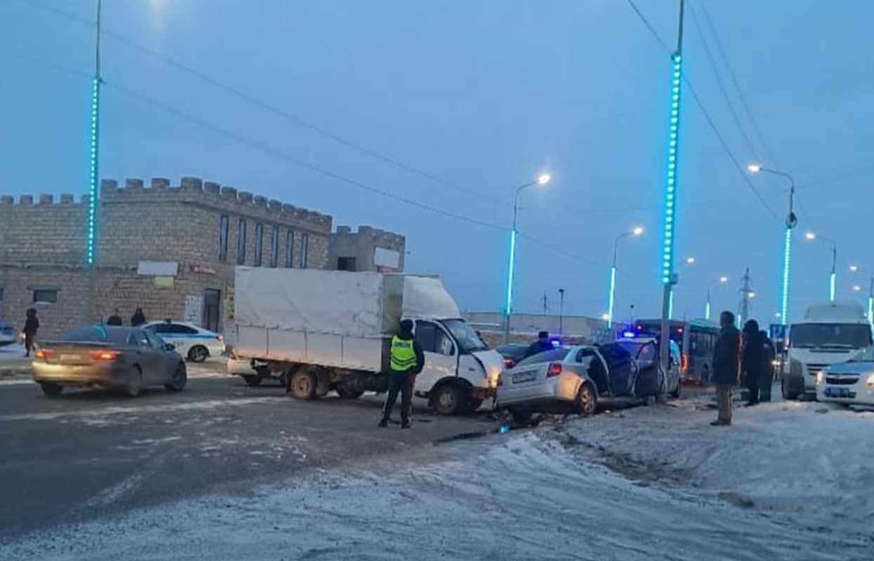 Массовое ДТП произошло в Мангистау: есть пострадавшие