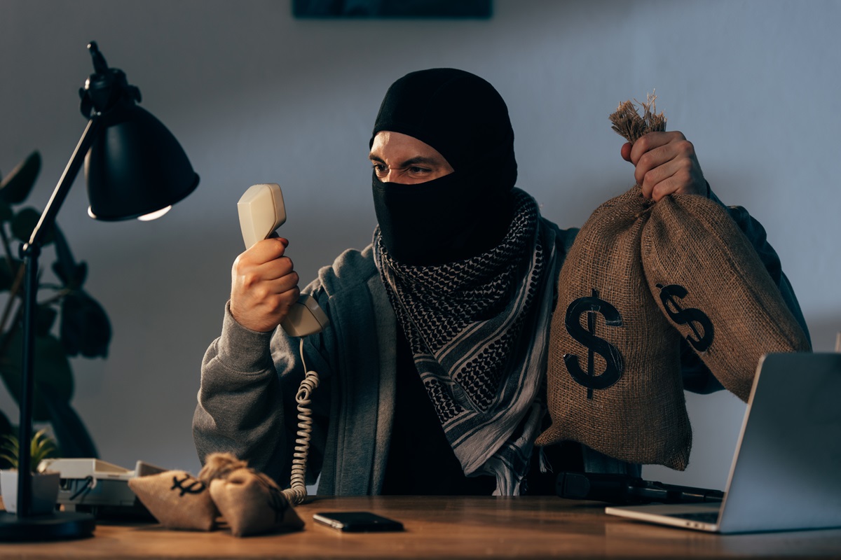 Запись на приём к врачу может обернуться для жителей Актау потерей ценных данных