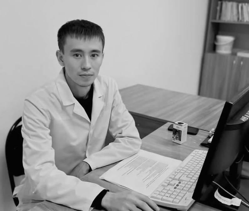 В Жанаозене коллеги выразили соболезнования родным убитого врача