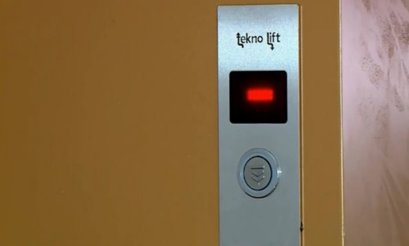 Лифт с пассажиркой рухнул с восьмого этажа в Шымкенте