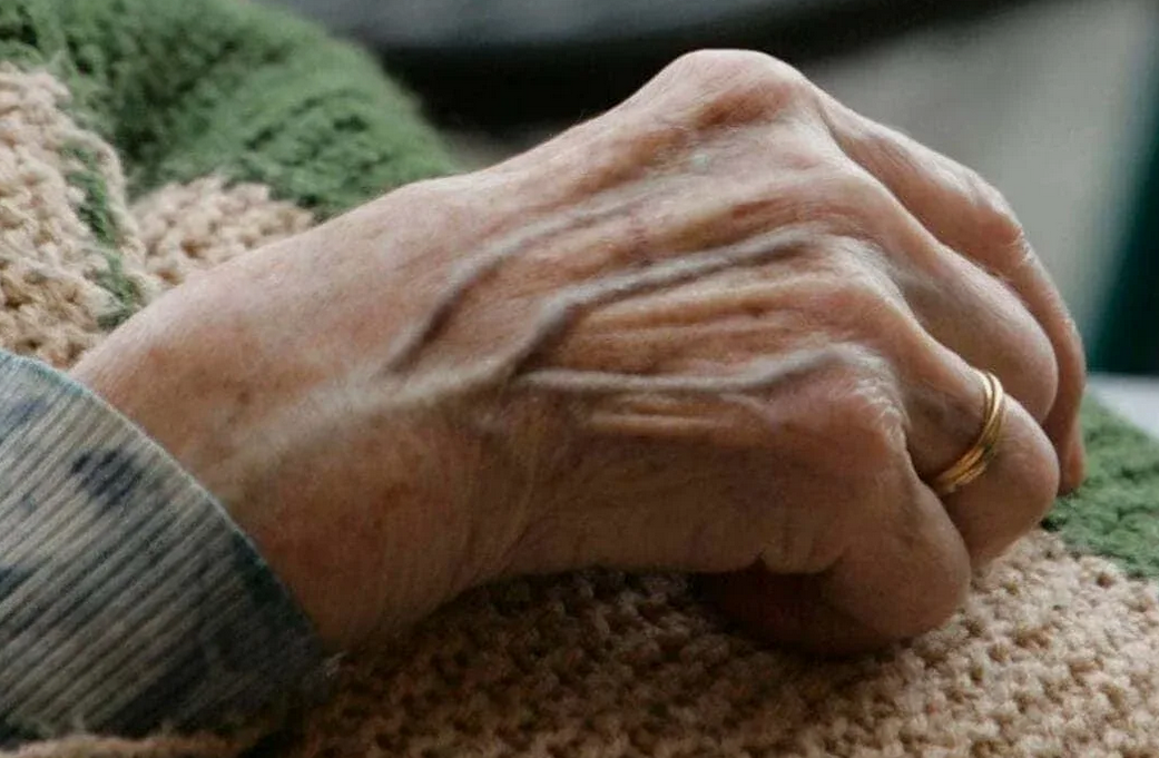 В Казахстане 89- и 72-летние пенсионерки получили срок за избиение соседки