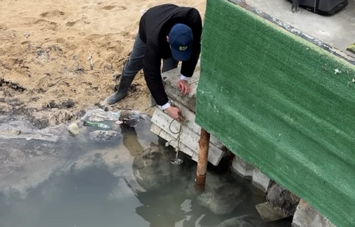 Слив воды в море в Актау проверили экологи
