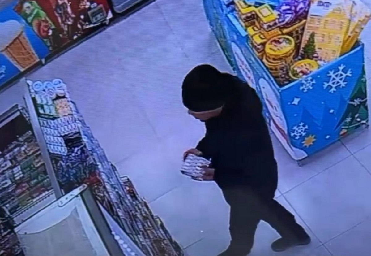Охотник за шоколадом и спиртным: в Актау задержан магазинный вор