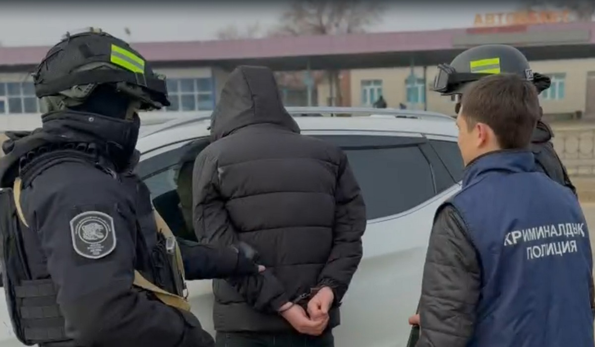 Подозреваемого в кражах из автомобилей задержали в Жанаозене