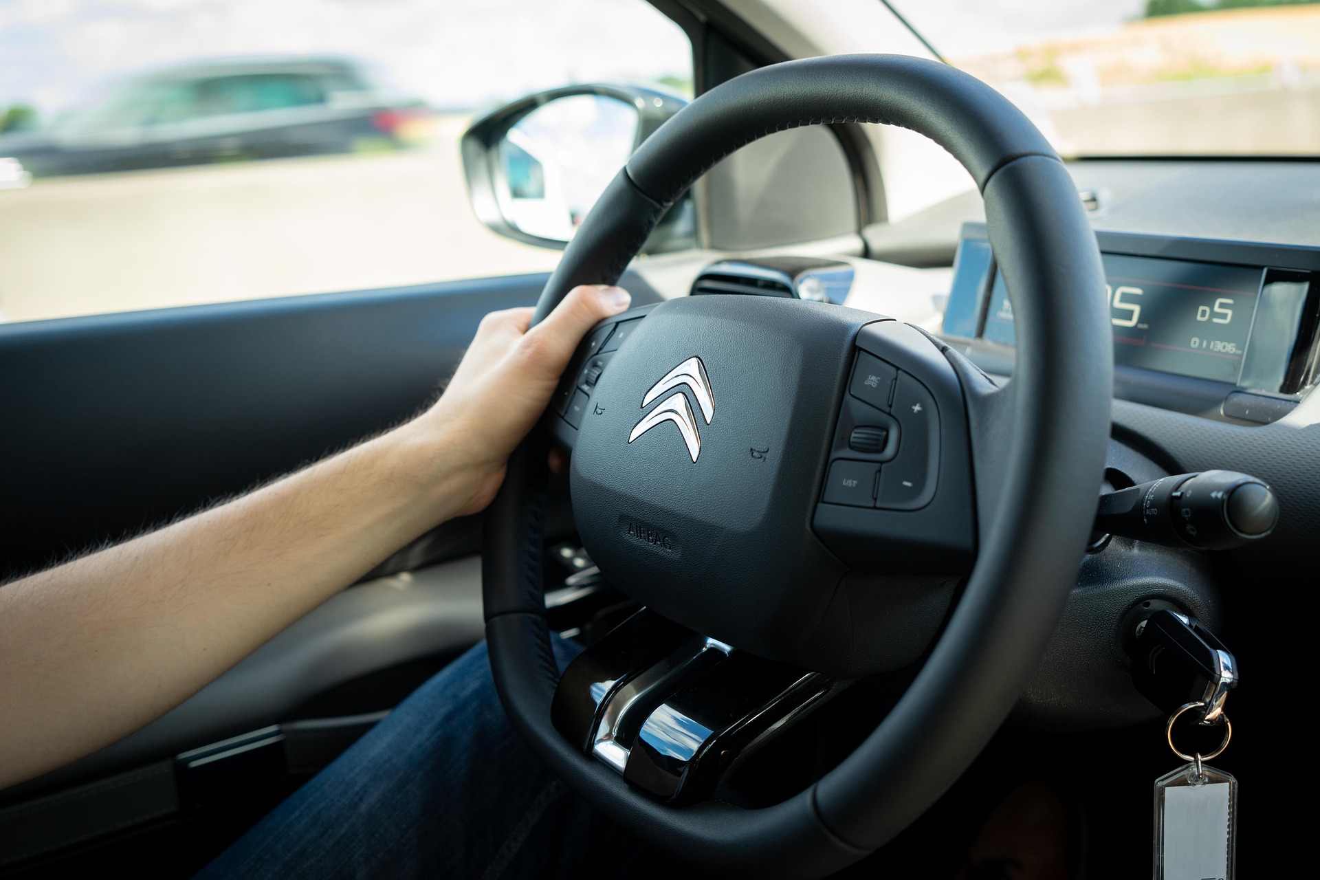 Казахстанцы смогут получить свидетельство об окончании автошколы в режиме онлайн