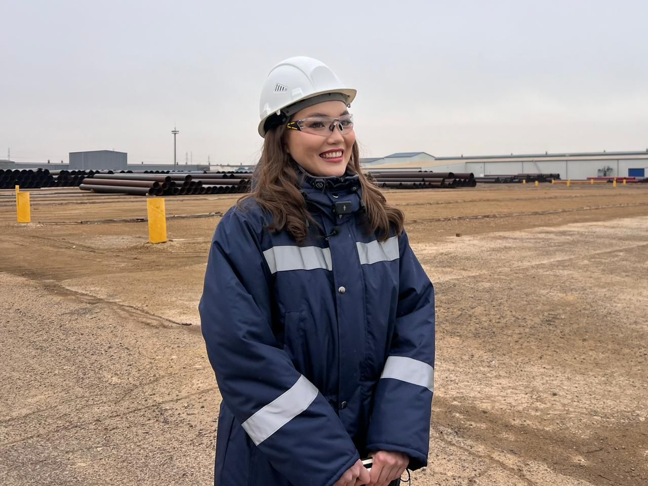 Сменила корону на каску: мисс Актау 2022 года работает на трубном заводе