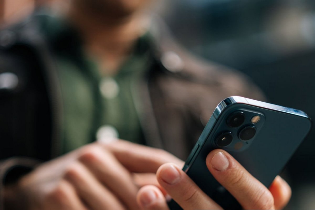 Стало известно, как мошенники превращают iPhone в «кирпич» через Telegram