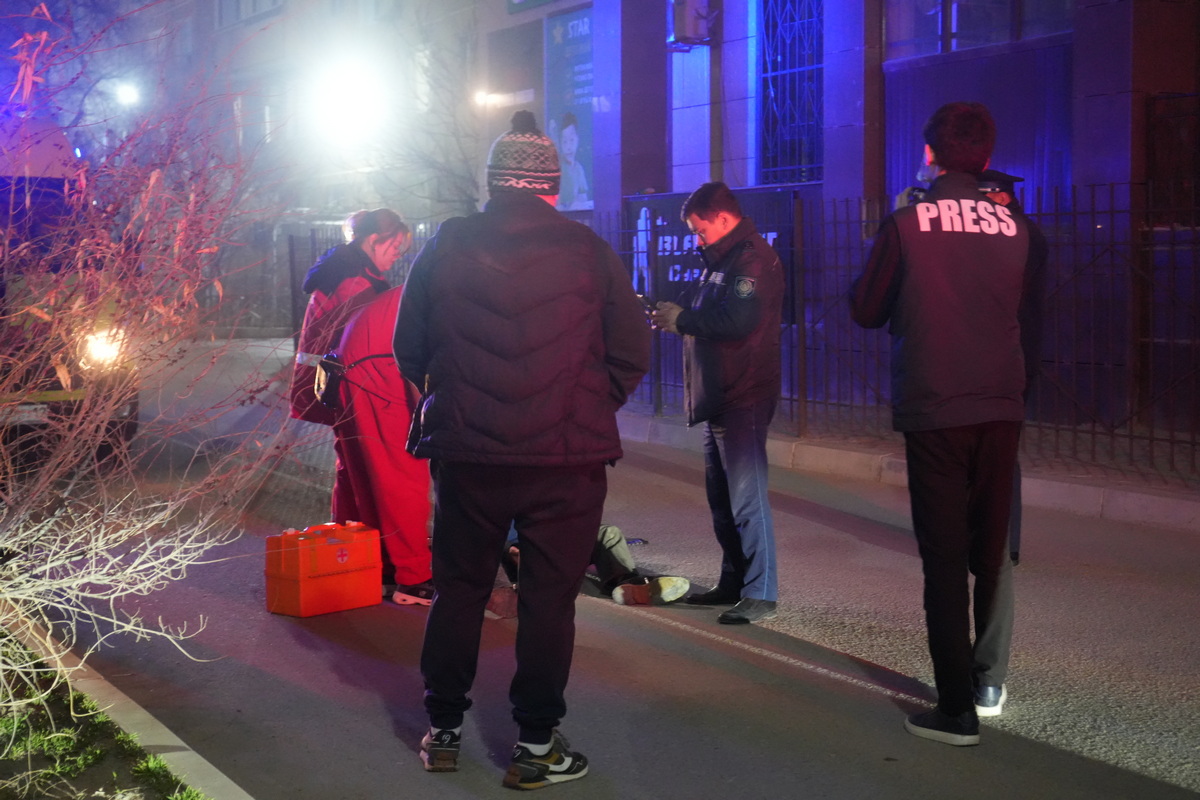 Пожилого мужчину избили в Актау