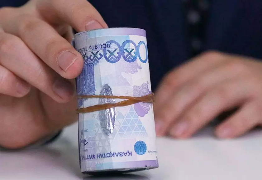 Успеть до полуночи: кому в Казахстане простят налоговые долги - ответ КГД