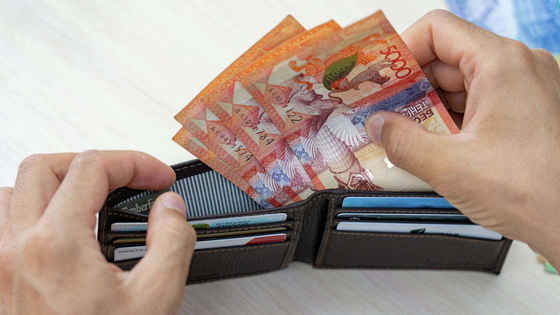 Список товаров и услуг, за которые казахстанцам теперь придется переплачивать