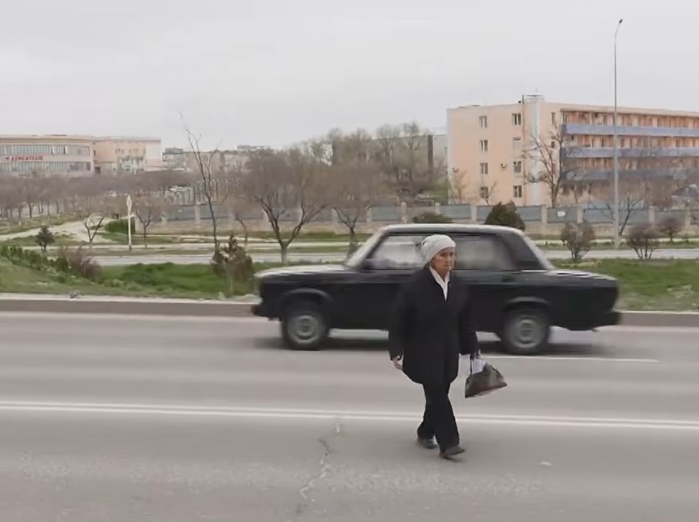 В Актау годами не решают вопрос с пешеходным переходом — люди продолжают гибнуть