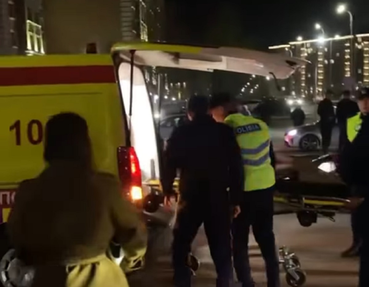 Автомобиль сбил девушку на пешеходном переходе в Актау