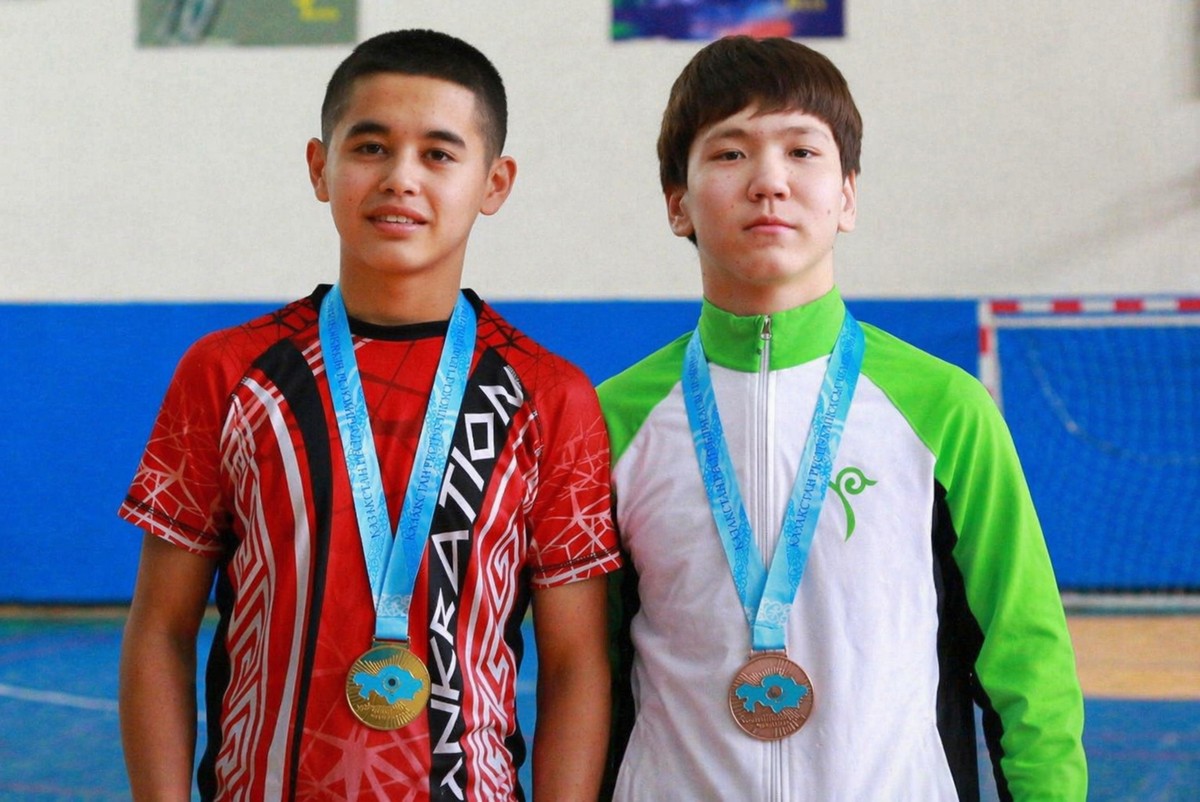 Школьники из Актау завоевали несколько медалей чемпионата РК по грэпплингу