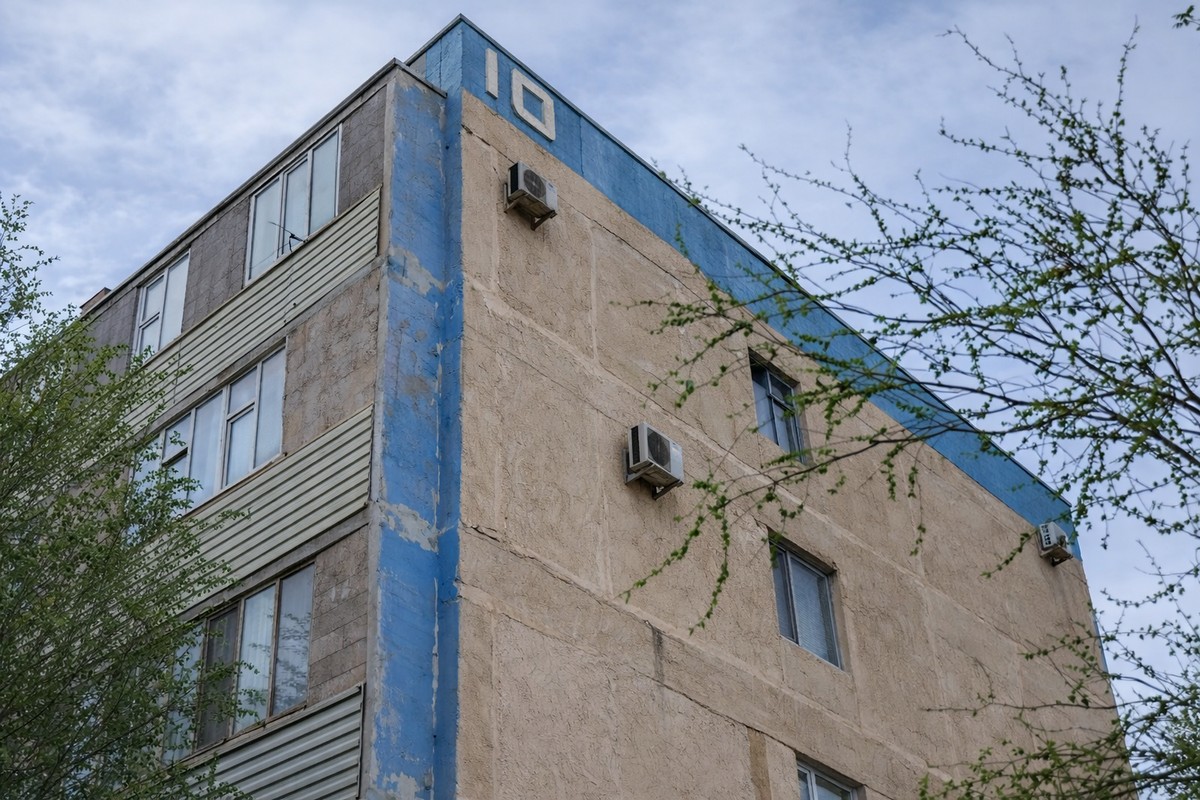 Коммунальный тупик: дом в Актау остался без обслуживания