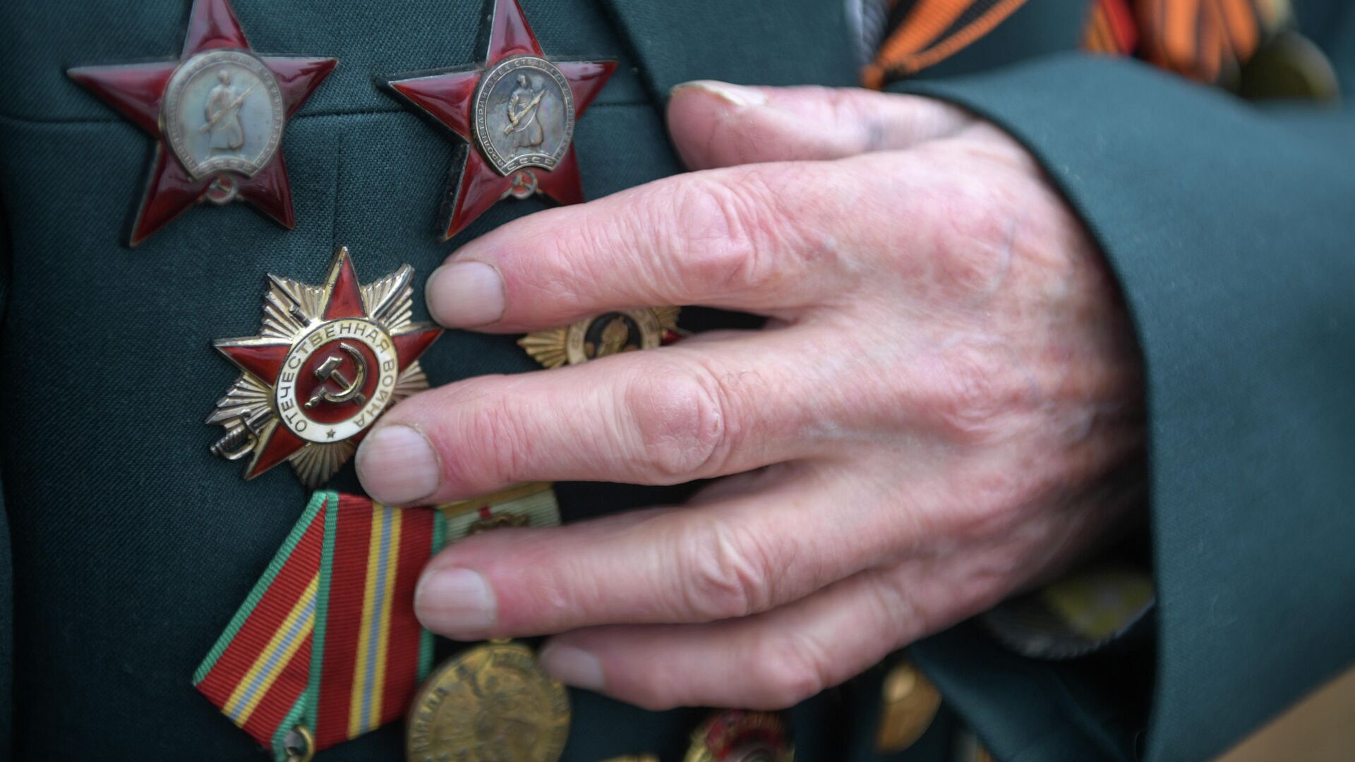 По 5 миллионов тенге выплатили ветеранам в одном из городов Казахстана к Дню Победы