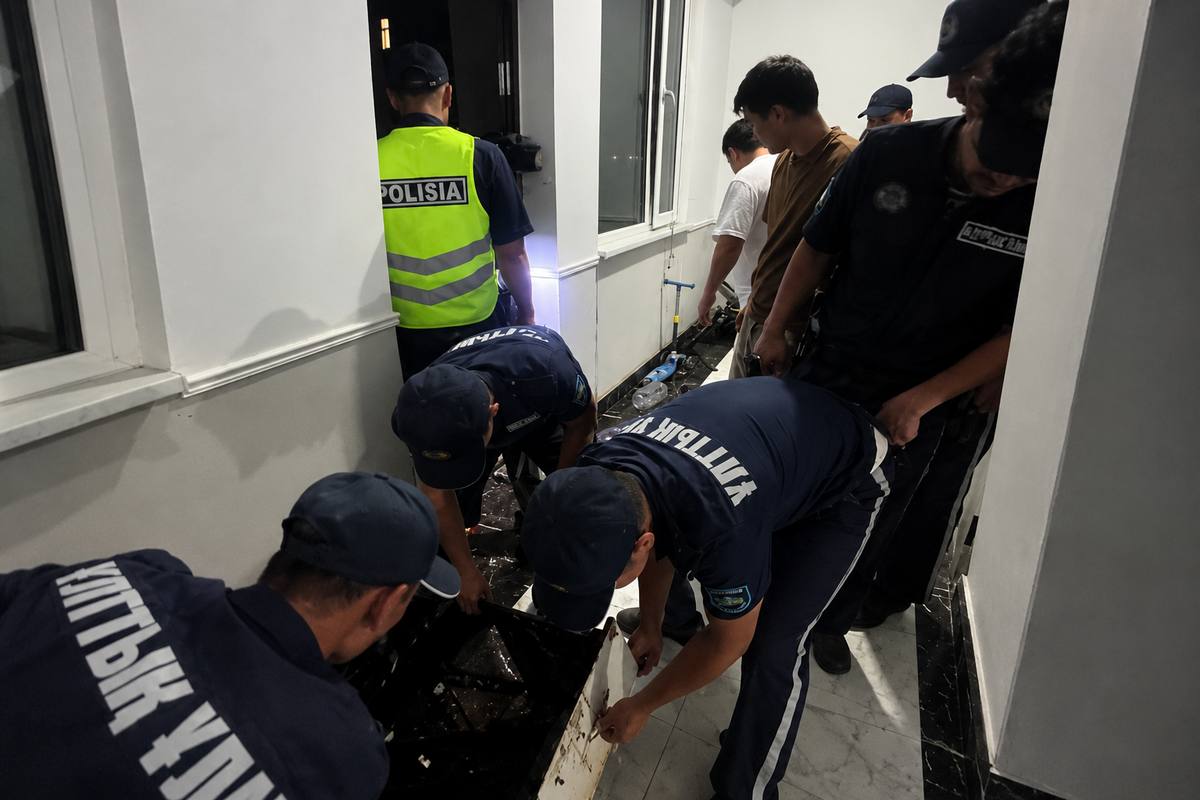 National Guard troops helped put out an apartment fire in Aktau