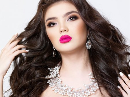 "Мисс Казахстан" нужна поддержка жителей страны на конкурсе "Мисс Вселенная"