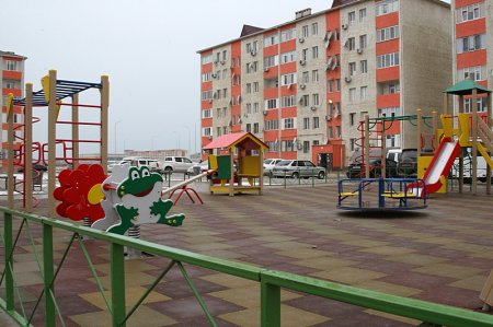 Берик Изгалиев: В 2017 году в Актау отремонтируют 40 детских площадок