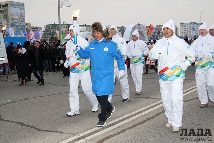 В Актау пронесли Огонь зимней Универсиады