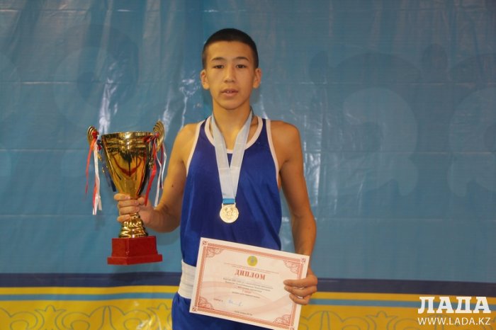 Нурбек Орысбай завоевал золотую медаль на чемпионате Казахстана по боксу