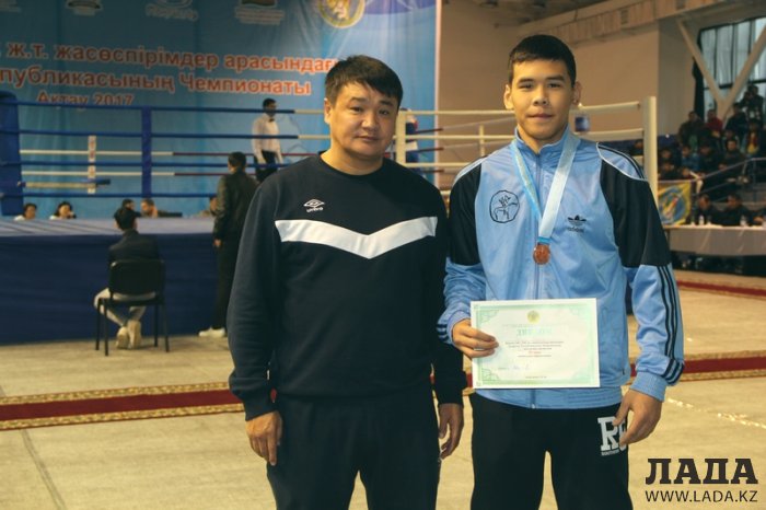 Нурбек Орысбай завоевал золотую медаль на чемпионате Казахстана по боксу