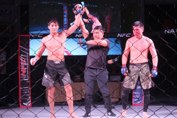 В Актау чемпионский пояс «NFC West Kazakhstan» в фестивале боевых искусств взял атырауский боец Абылай Толеш