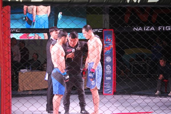 В Актау чемпионский пояс «NFC West Kazakhstan» в фестивале боевых искусств взял атырауский боец Абылай Толеш