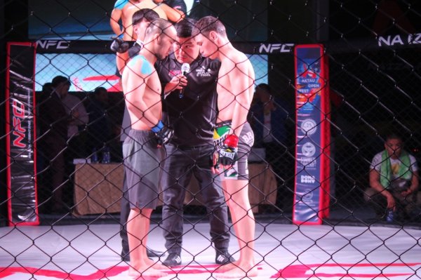 В Актау чемпионский пояс «NFC West Kazakhstan» в фестивале боевых искусств взял атырауский боец Абылай Толеш