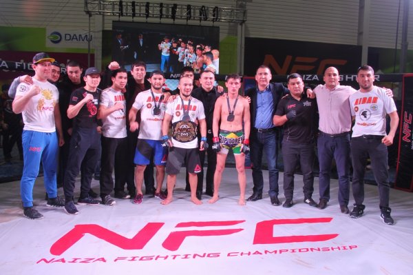 В Актау чемпионский пояс «NFC West Kazakhstan» в фестивале боевых искусств взял атырауский боец Абылай Толеш