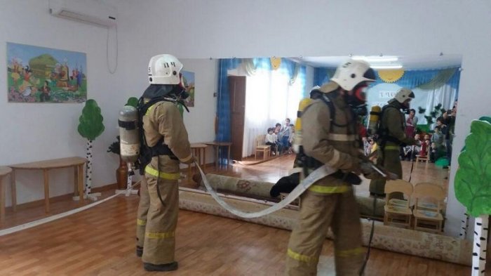 Спасатели Мунайлы провели акцию «Берегись огня» для воспитанников детских садов