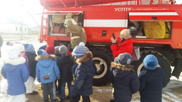 Спасатели Мунайлы провели акцию «Берегись огня» для воспитанников детских садов