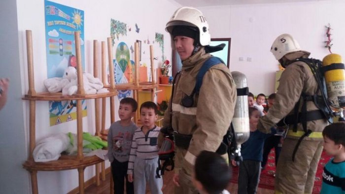Спасатели Мунайлы провели акцию «Берегись огня» для воспитанников детских садов