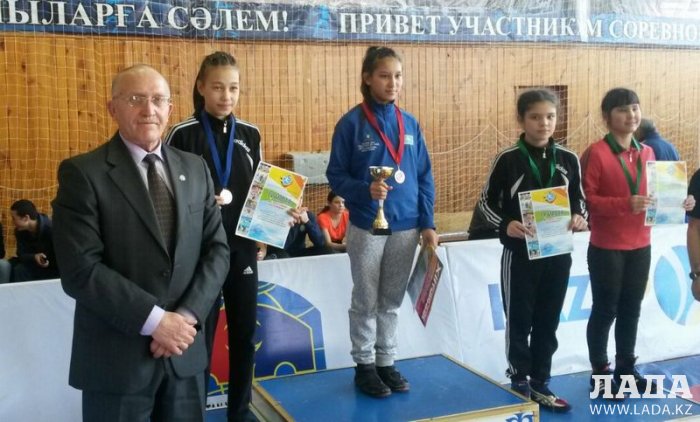 Спортсменки из Актау завоевали две медали на республиканском турнире по вольной борьбе в Костанае