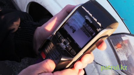 Полицейским разрешили легально брать штрафы с нарушителей ПДД на месте