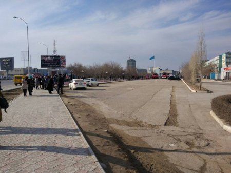 Охранник одного из банков Актау сообщил об оставленной в помещении подозрительной сумке