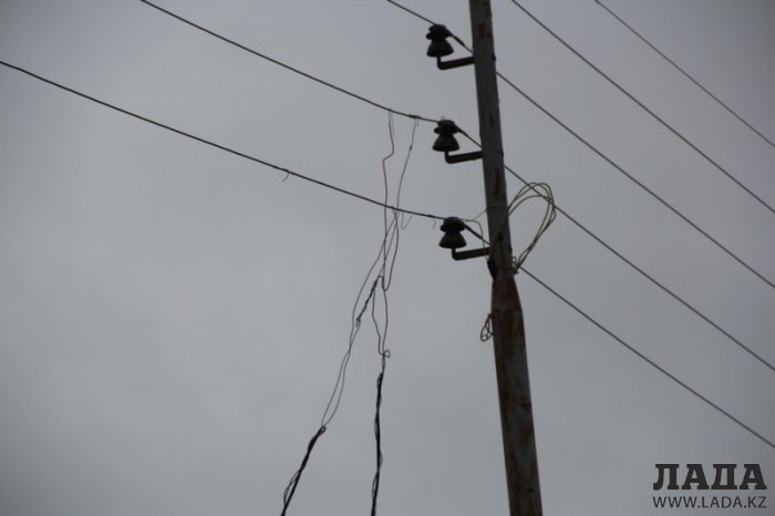 ГКП «АУЭС»: В Актау строители коттеджа в микрорайоне «Самал» воруют электроэнергию