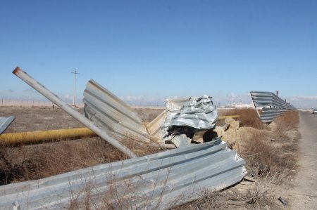 В Актау пьяный водитель внедорожника врезался в ограждение водозаборного канала ТОО «МАЭК-Казатомпром»