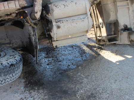 В 14 микрорайоне Актау перевернулся автокран