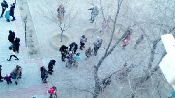 Полиция перекрыла дорогу в центре Актау