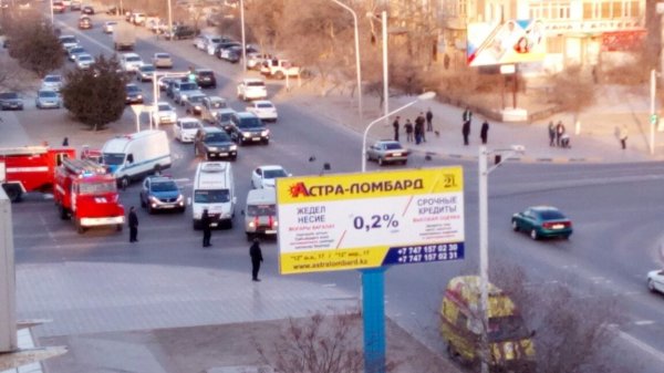 Полиция перекрыла дорогу в центре Актау