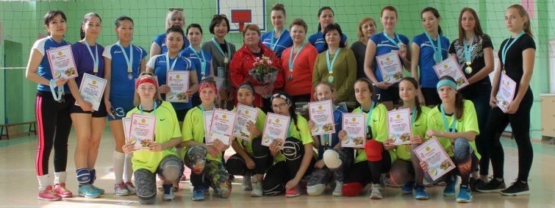 Женская команда «Каспий» стала золотым призером турнира по волейболу в Актау
