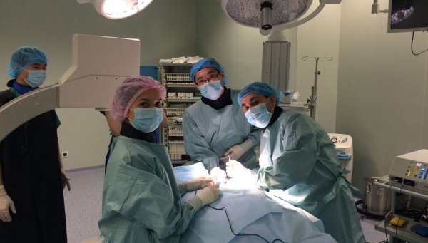 Актауские кардиохирурги вживили двум пациентам кардиостимуляторы современного типа