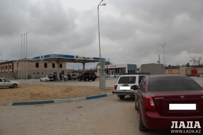 Водители пожаловались на очереди за газом на автозаправках Актау